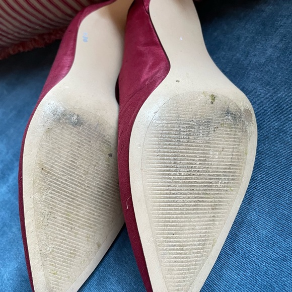 Red Nine West red pumps heels silk/satin 8 - Picture 4 of 6